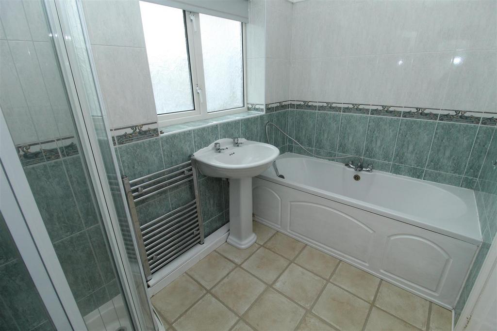 Bathroom1.JPG