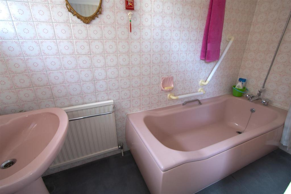 Ensuite.jpg