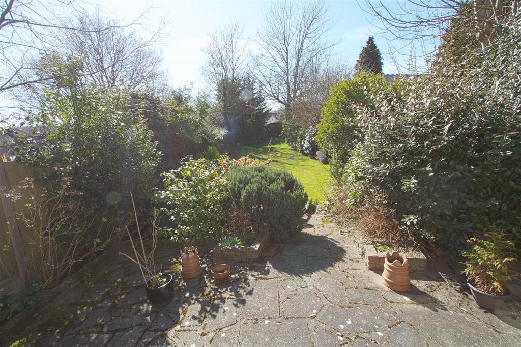 PATIO1.jpg