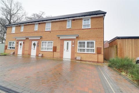 3 bedroom end of terrace house for sale, Newmarch Road, Hessle