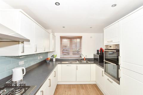 22 Ellis Road, Broadbridge Heath, Horsham, RH12 3GR