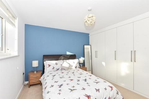 22 Ellis Road, Broadbridge Heath, Horsham, RH12 3GR