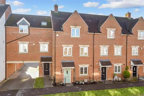 22 Ellis Road, Broadbridge Heath, Horsham, RH12 3GR