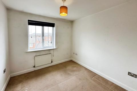 2 bedroom flat to rent, Godolphin Close, Eccles, Manchester, M30