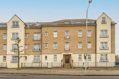 1 bedroom flat for sale, Richmond Road, Kingston Upon Thames KT2