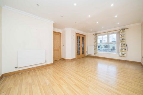 1 bedroom flat for sale, Richmond Road, Kingston Upon Thames KT2