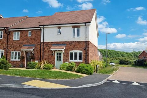 3 bedroom terraced house to rent, 7 Bennett Drive, Hagley