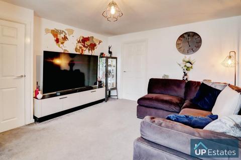 6 Ashtree Close, Nuneaton, CV11 6WT
