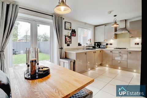 6 Ashtree Close, Nuneaton, CV11 6WT