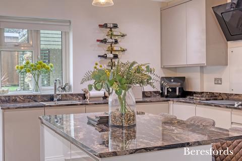 1 Barrington Close, Basildon, SS14 3PJ