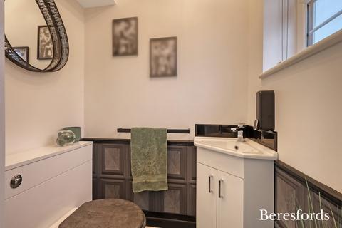 1 Barrington Close, Basildon, SS14 3PJ