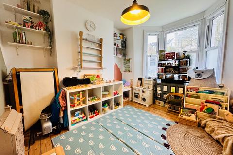 33 Tormount Road, London, SE18 1QD