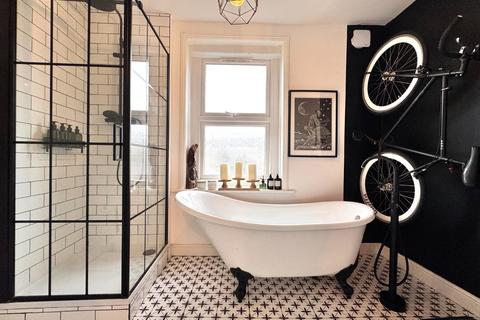 33 Tormount Road, London, SE18 1QD