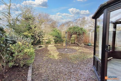 32 Ambleside Gardens, Gunthorpe, Peterborough, PE4 7ZY