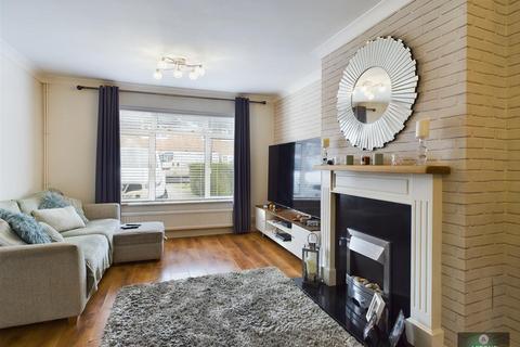 4 bedroom end of terrace house for sale, Furzefield, West Green RH11