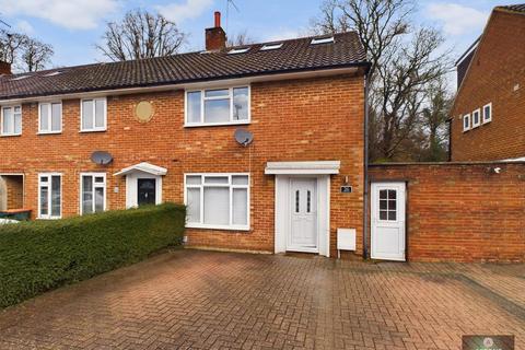 4 bedroom end of terrace house for sale, Furzefield, West Green RH11