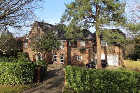 6 bedroom detached house for sale, Woodland Way, Kingswood