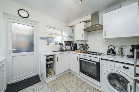 4 bedroom terraced house to rent, Southcroft Road, London SW17