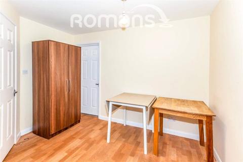 1 bedroom maisonette to rent, Wyatt Road, Staines-upon-Thames, Spelthorne, TW18