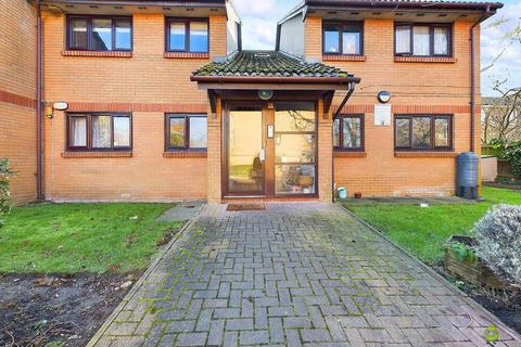 Flat 5, Belvedere Court Laymarsh Close, Belvedere, DA17 5QX