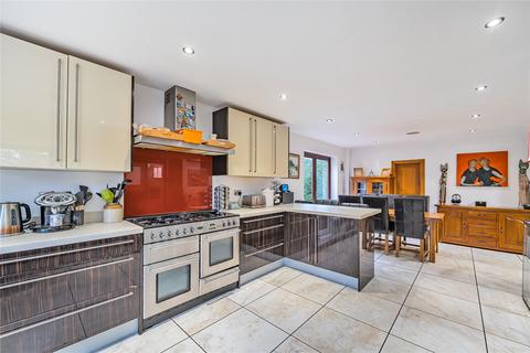 6 bedroom detached house for sale, Broadway Road, Surrey GU20