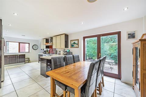 6 bedroom detached house for sale, Broadway Road, Surrey GU20