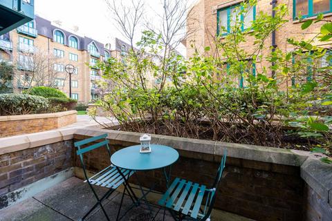 1 bedroom flat for sale, Westminster Bridge Road, Waterloo, London, SE1