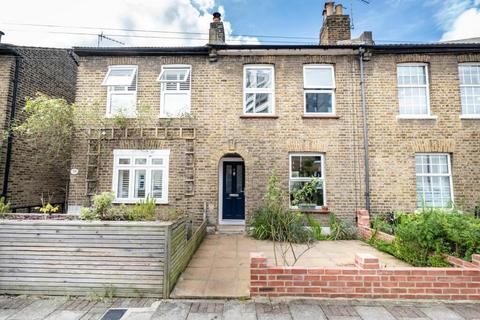 3 bedroom terraced house to rent, Newbury Road, Bromley South, BR2