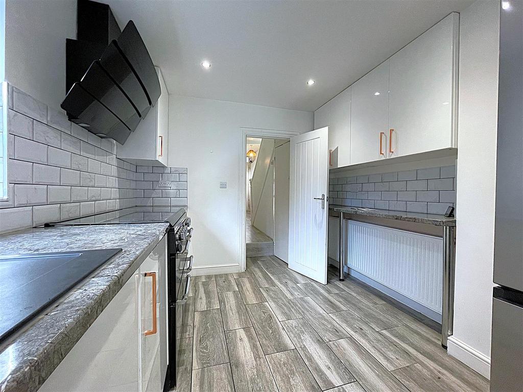 Kitchen.01.jpg