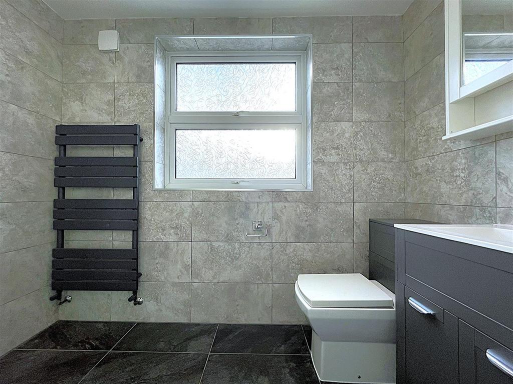 Bathroom1.jpg