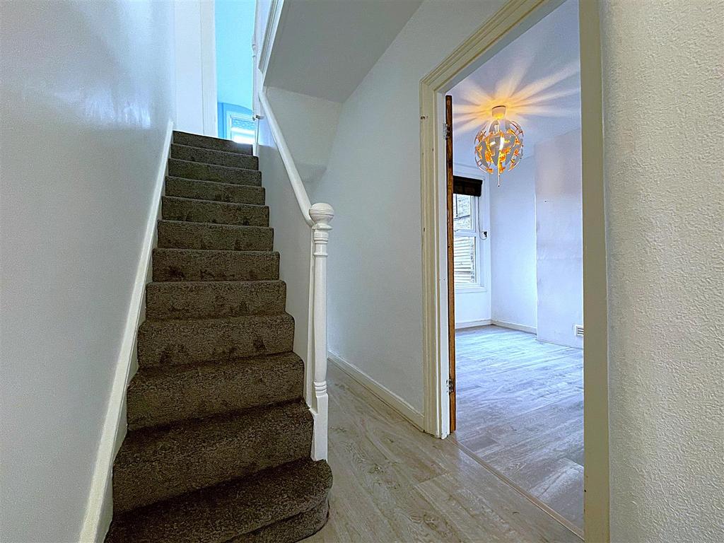 Hallway.jpg
