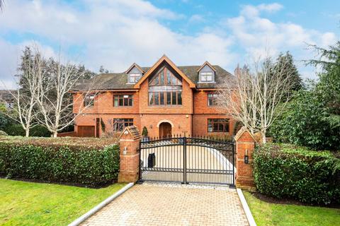 7 bedroom detached house to rent, Harebell Hill, Cobham, KT11