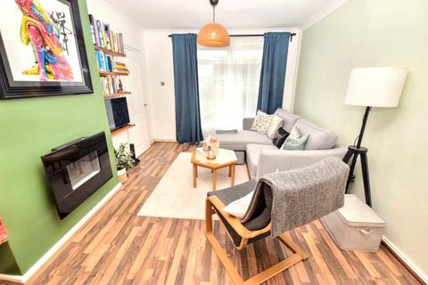 4 Bawn Approach, Leeds, LS12 5BZ