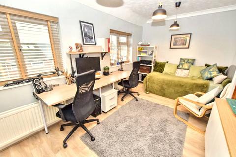 4 Bawn Approach, Leeds, LS12 5BZ