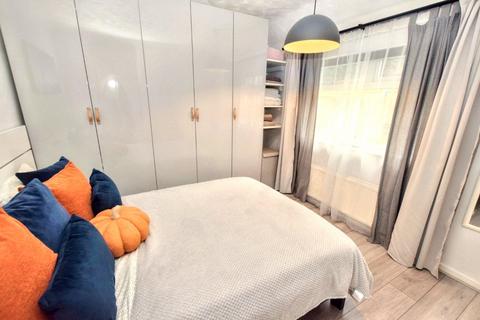 4 Bawn Approach, Leeds, LS12 5BZ