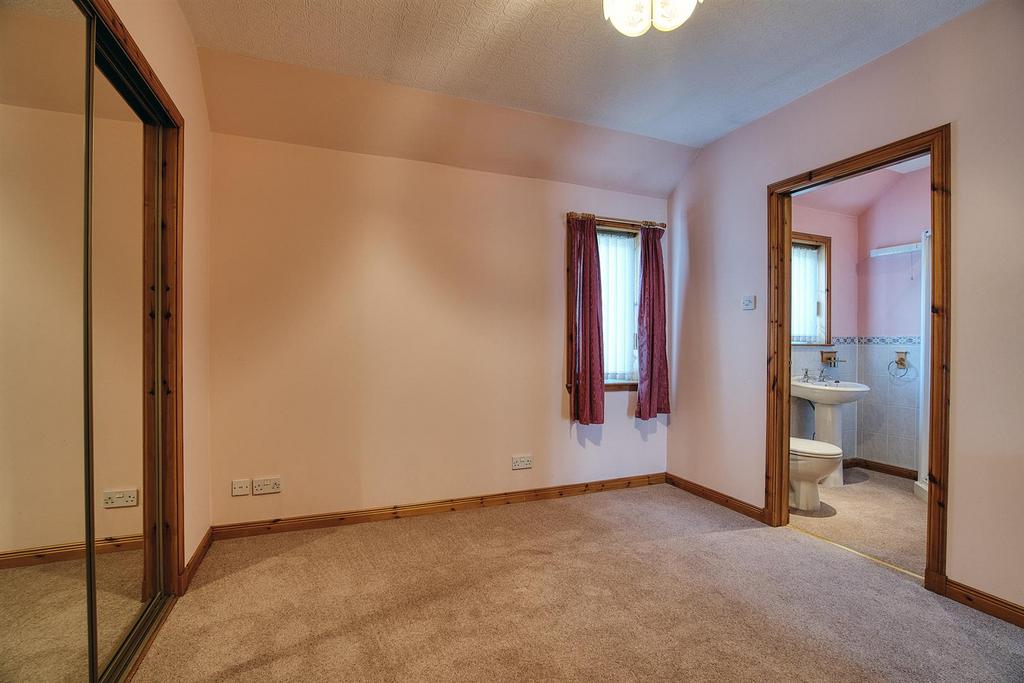 BEDROOM 1.jpg