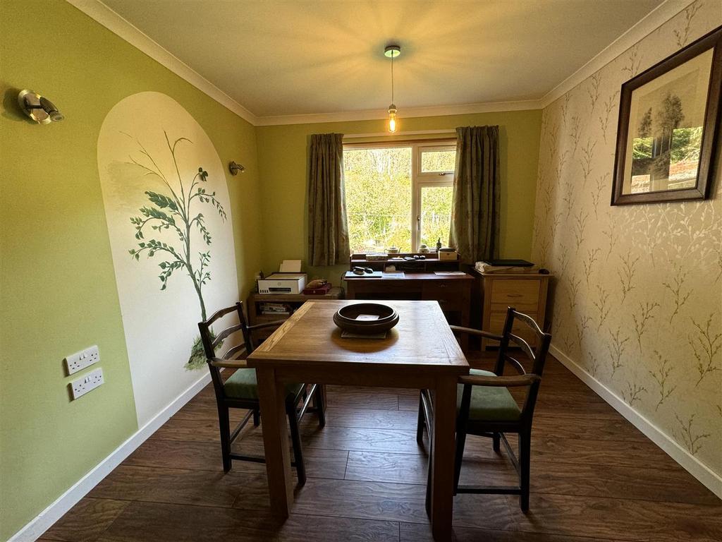 Dining room.jpg