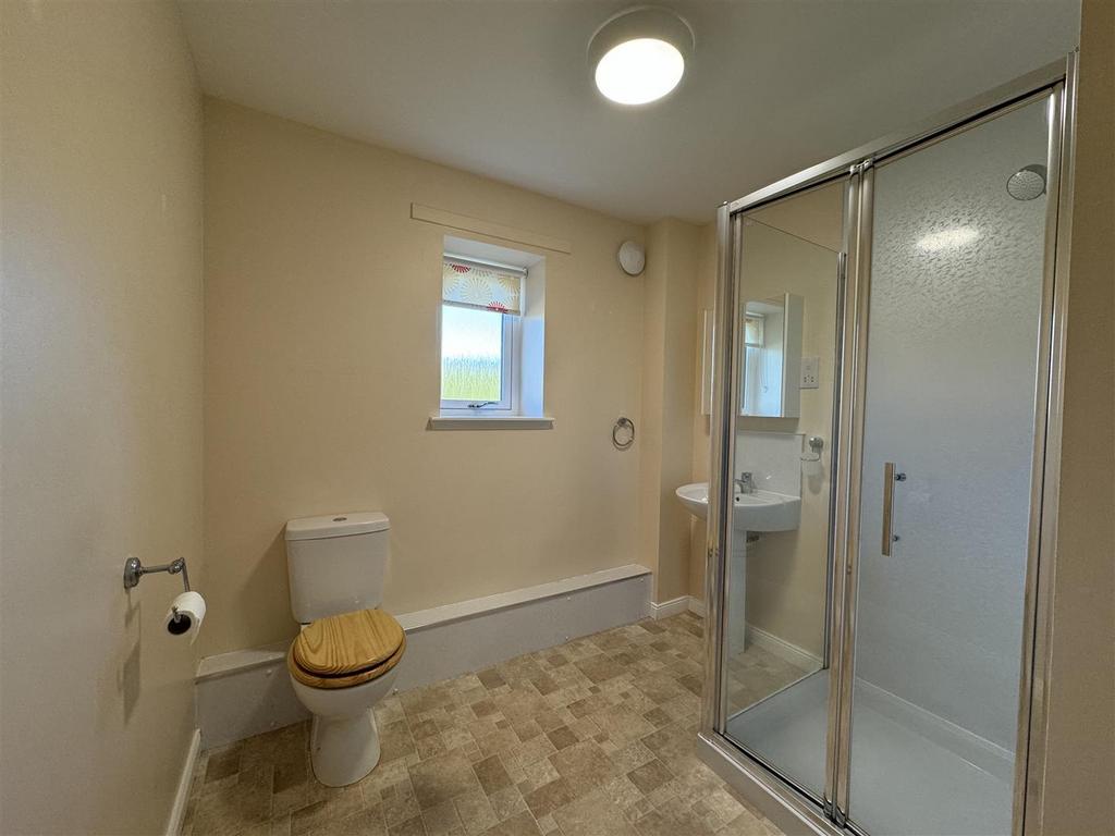 Shower room 1.jpg
