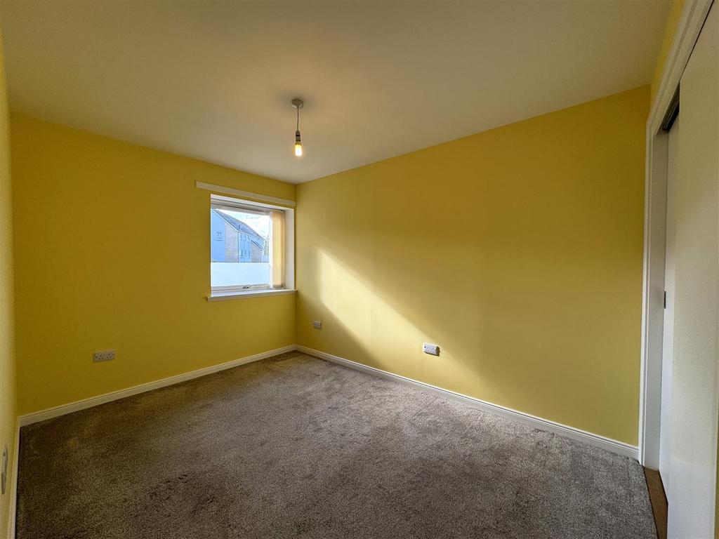 Bedroom 1.jpg