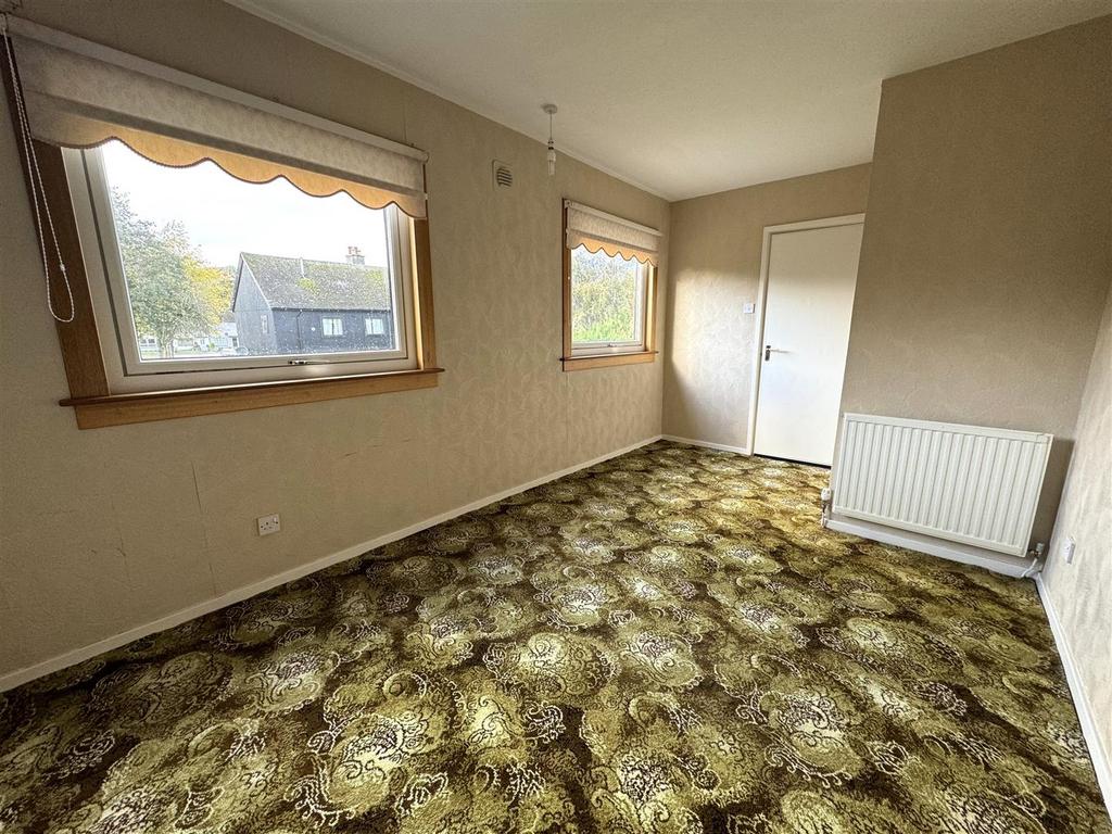 Bedroom 1.jpg