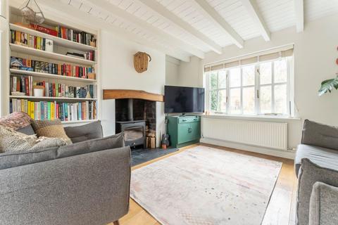 Willow Cottage Beckside, Barmby Moor, York, YO42 4HA