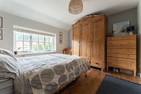 Willow Cottage Beckside, Barmby Moor, York, YO42 4HA