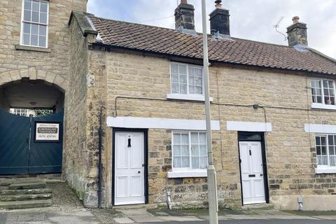 2 bedroom end of terrace house for sale, Castlegate, Pickering