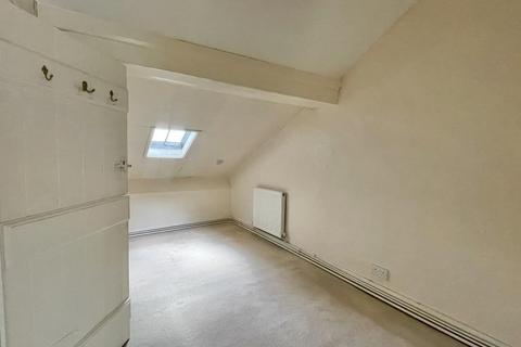 4 Castlegate, Pickering, YO18 7AX