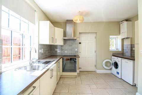 2 bedroom detached house to rent, High Green, Great Shelford, Cambridge