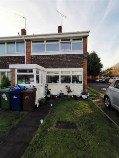 3 bedroom terraced house to rent, Charlemonte Close, Cannock