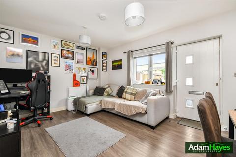 1 bedroom apartment for sale, Hutton Grove, London N12