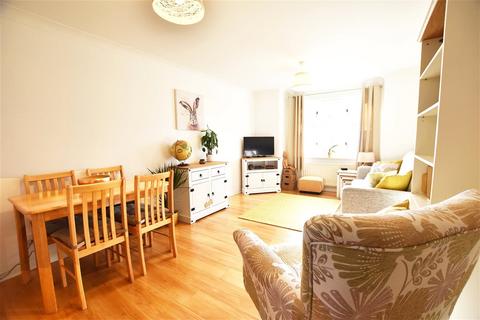 1 bedroom apartment to rent, Malting Way, Isleworth