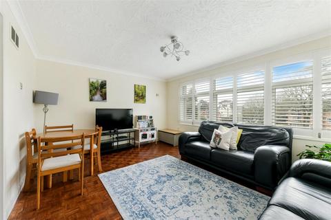 2 bedroom flat for sale, Downs Hill Road, Epsom