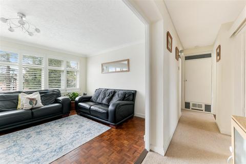 2 bedroom flat for sale, Downs Hill Road, Epsom